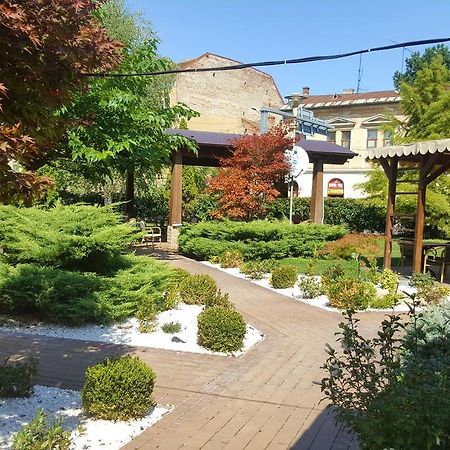 Hotel Gio アラド エクステリア 写真